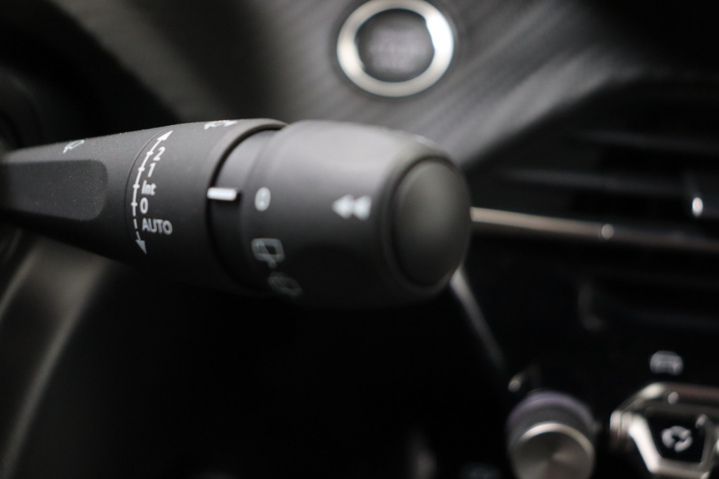 PEUGEOT 2008 Allure 1.2 Turbo 100 hp Man. 6 - ref: 7-47724 - Photo 20