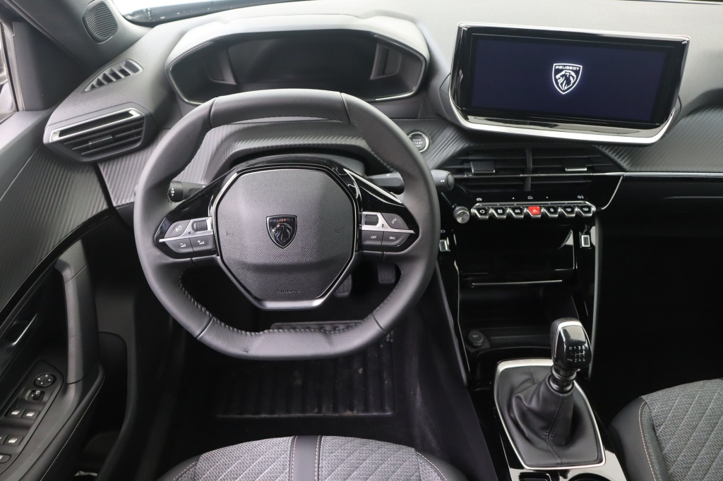 PEUGEOT 2008 Allure 1.2 Turbo 100 hp Man. 6 - ref: 7-47725 - Photo 11