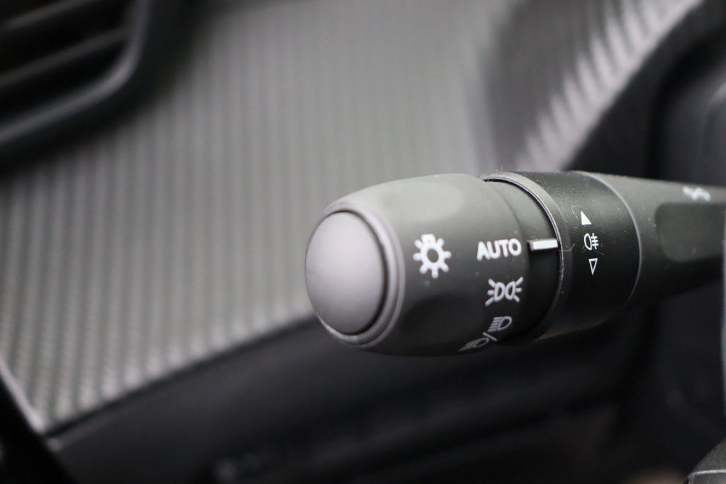 PEUGEOT 2008 Allure Hybrid 145 hp e-DSC6    - ref: 7-47726 - Photo 18