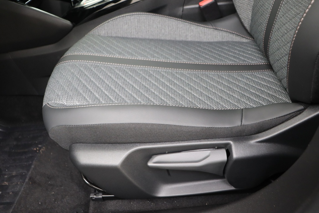 PEUGEOT 2008 Allure Hybrid 145 hp e-DSC6    - ref: 7-47727 - Photo 14