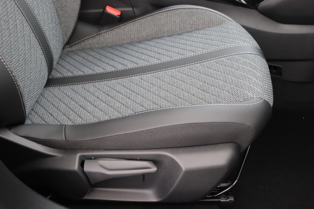 PEUGEOT 2008 Allure Hybrid 145 hp e-DSC6    - ref: 7-47730 - Photo 15