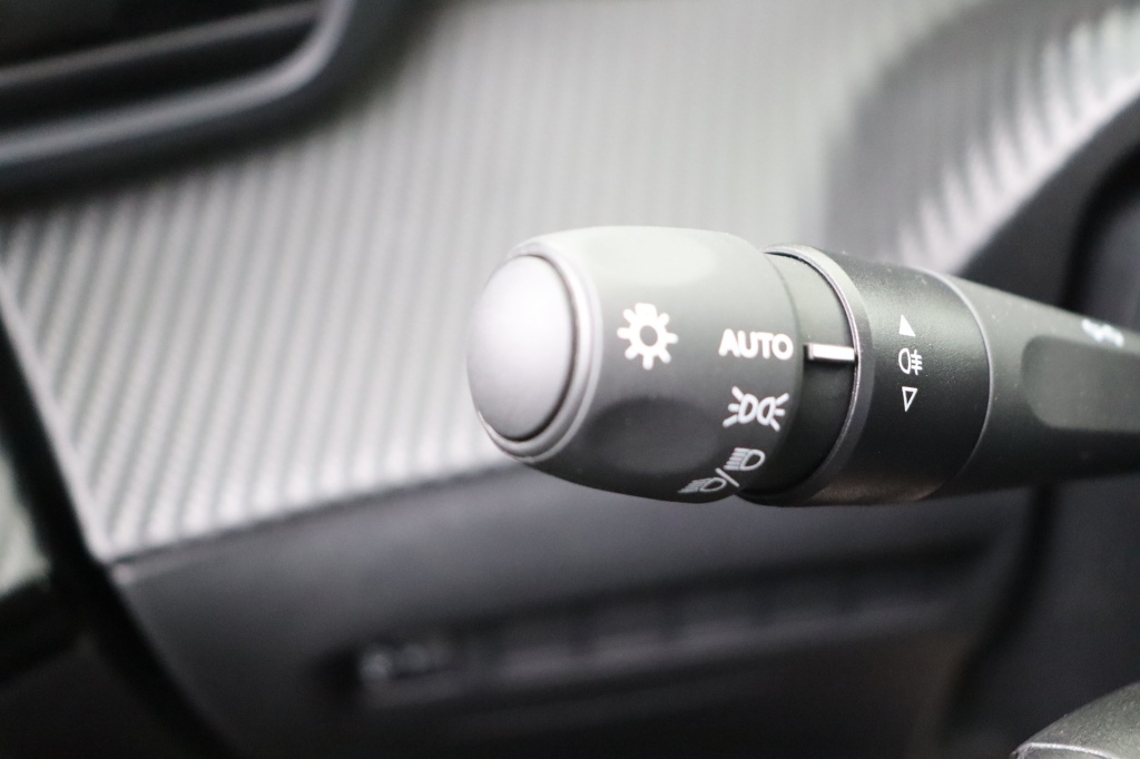 PEUGEOT 2008 Style 1.2 Turbo 100 hp Man. 6 - ref: 7-47733 - Photo 18