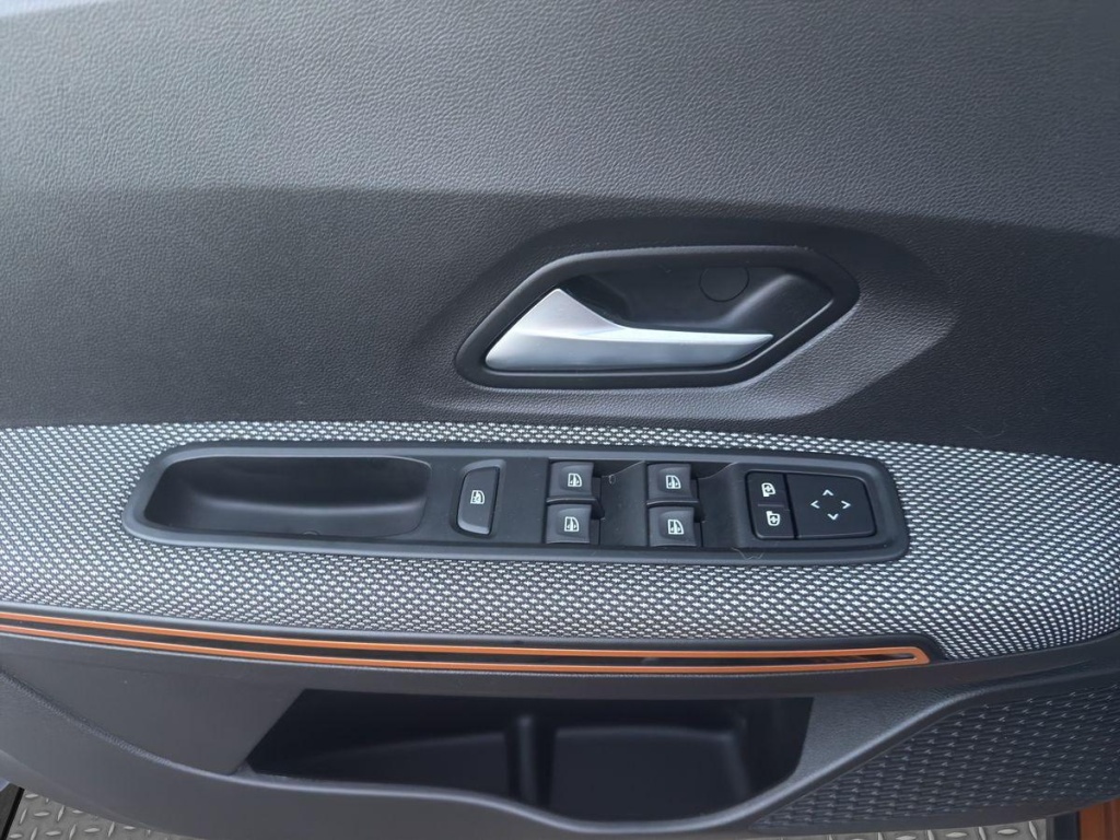 DACIA Sandero Comfort 1.0 Gasoline 91hp - ref: 7-48443 - Photo 12