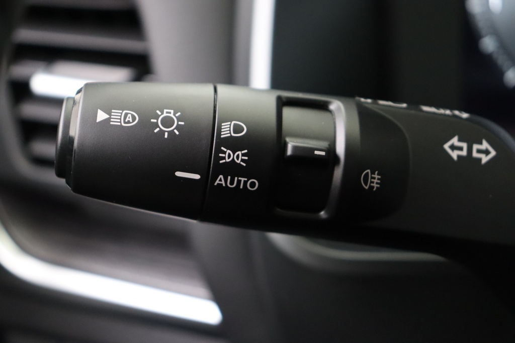 NISSAN Qashqai Tekna 1.3 158 hp CVT 2WD - ref: 7-48694 - Photo 18