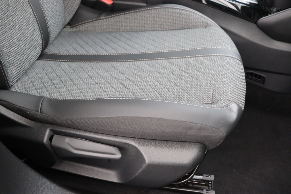 PEUGEOT 2008 Allure Hybrid 145 hp e-DSC6 - ref: 7-49242 - Photo 15