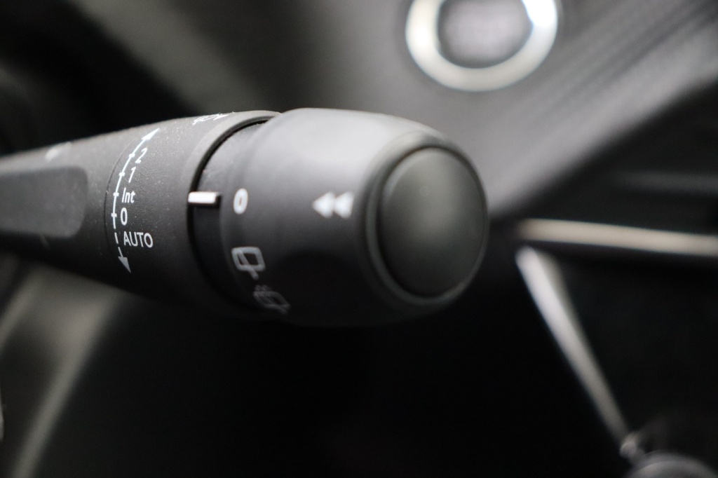 PEUGEOT 2008 Allure Hybrid 145 hp e-DSC6 - ref: 7-49242 - Photo 20