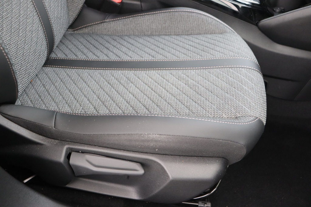 PEUGEOT 2008 Allure Hybrid 145 hp e-DSC6 - ref: 7-49256 - Photo 15