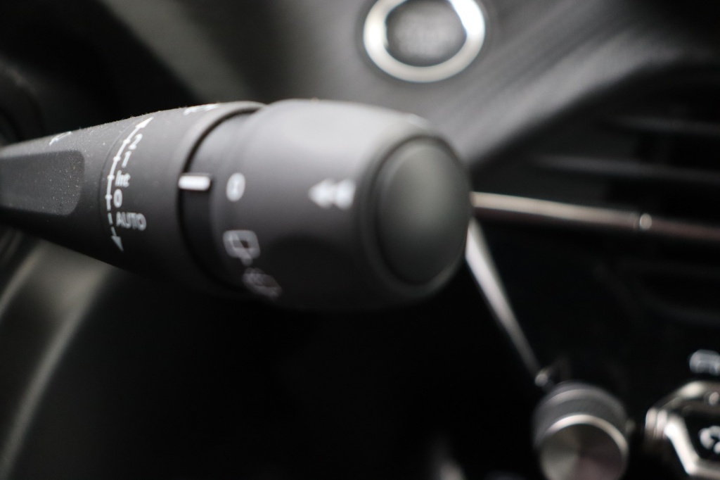 PEUGEOT 2008 Allure Hybrid 145 hp e-DSC6 - ref: 7-49261 - Photo 20