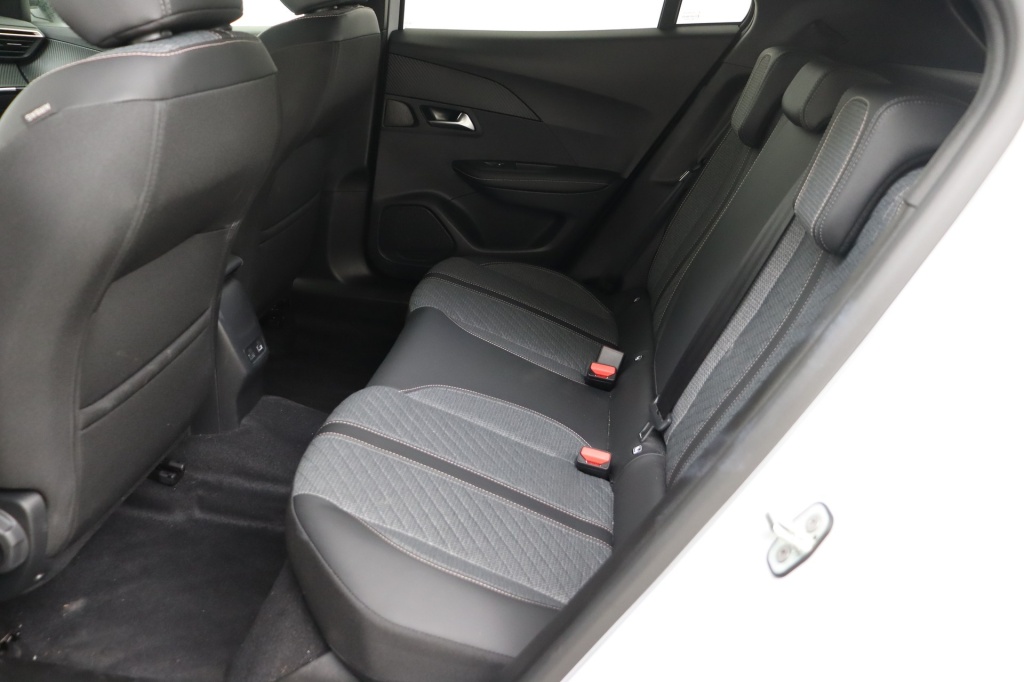 PEUGEOT 2008 Allure Hybrid 145 hp e-DSC6 - ref: 7-49272 - Photo 16