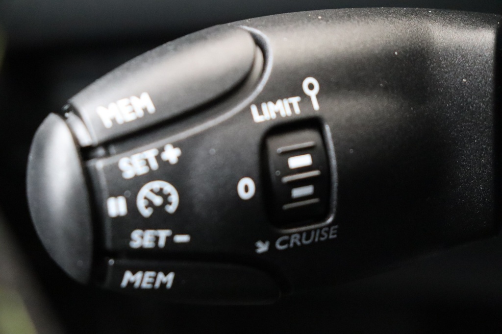 PEUGEOT 2008 GT Electric 54 kWh 156 hp - ref: 7-49408 - Photo 19