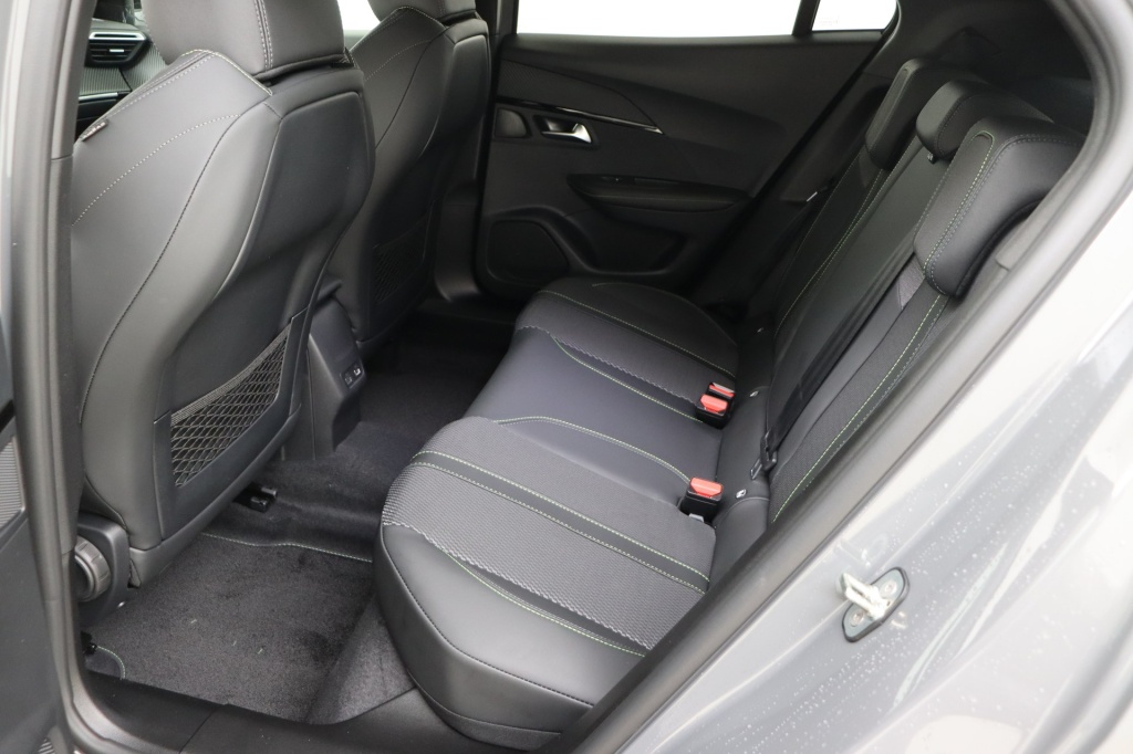 PEUGEOT 2008 GT Hybrid 145 hp e-DSC6 - ref: 7-51068 - Photo 13