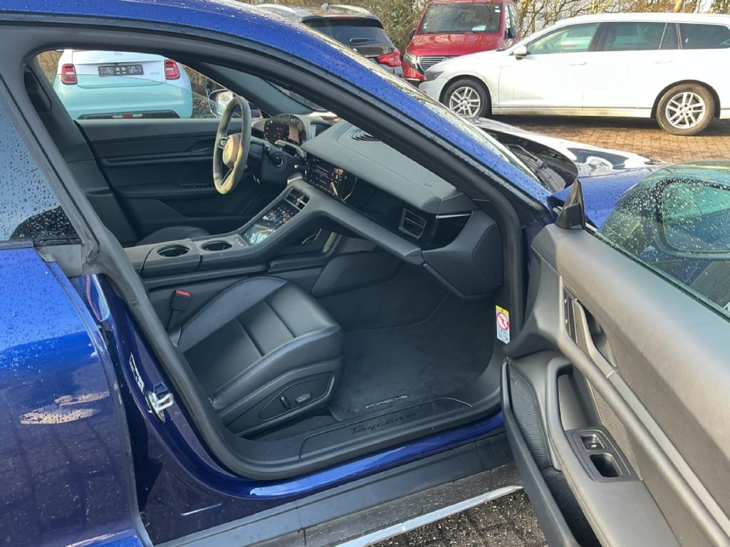 PORSCHE Taycan Cross Turismo Taycan Cross Turismo 4 Taycan Cross Turismo 4 - ref: 7-52499 - Photo 18