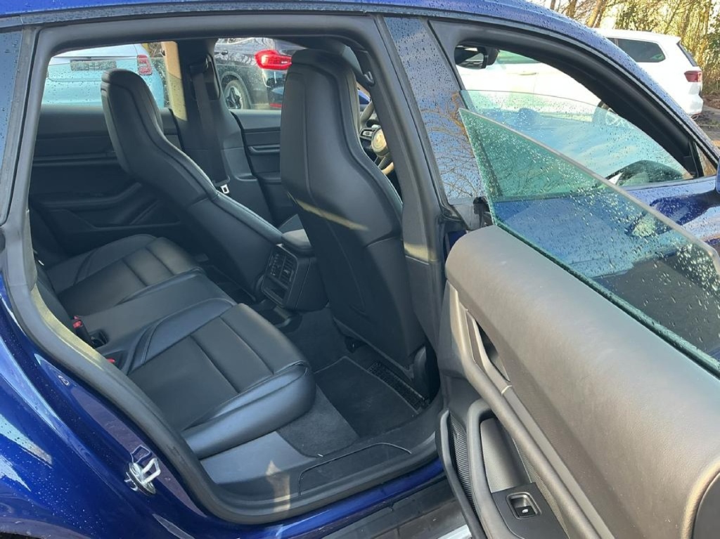 PORSCHE Taycan Cross Turismo Taycan Cross Turismo 4 Taycan Cross Turismo 4 - ref: 7-52499 - Photo 19