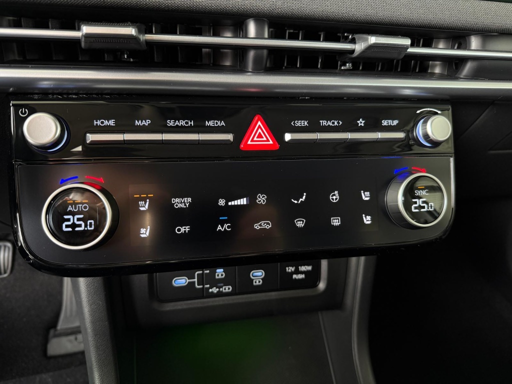 HYUNDAI Tucson Executive 1.6 T-GDI HEV (Hybrid) 2WD - ref: 7-52608 - Photo 17