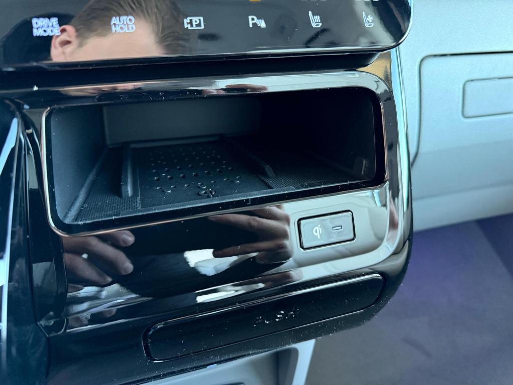 HYUNDAI Staria Luxury 1.6L T-GDi Hybrid (HEV) - ref: 7-52609 - Photo 19