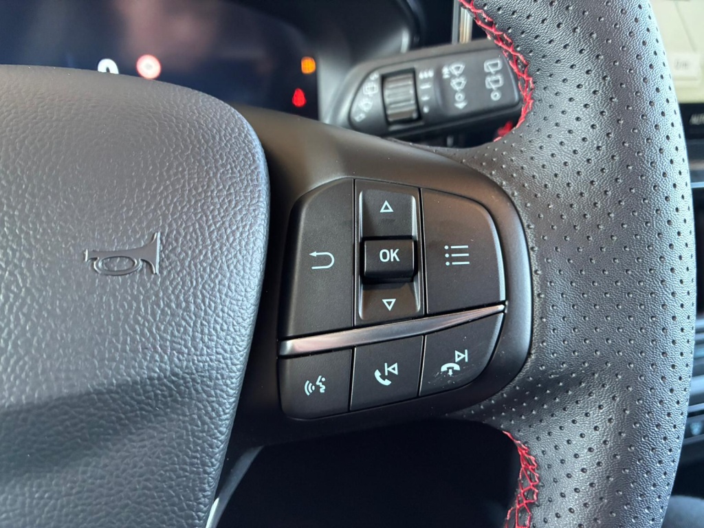 FORD Focus ST-Line X 1.0L Hybrid, 7-speed Automatic - ref: 7-52679 - Photo 19