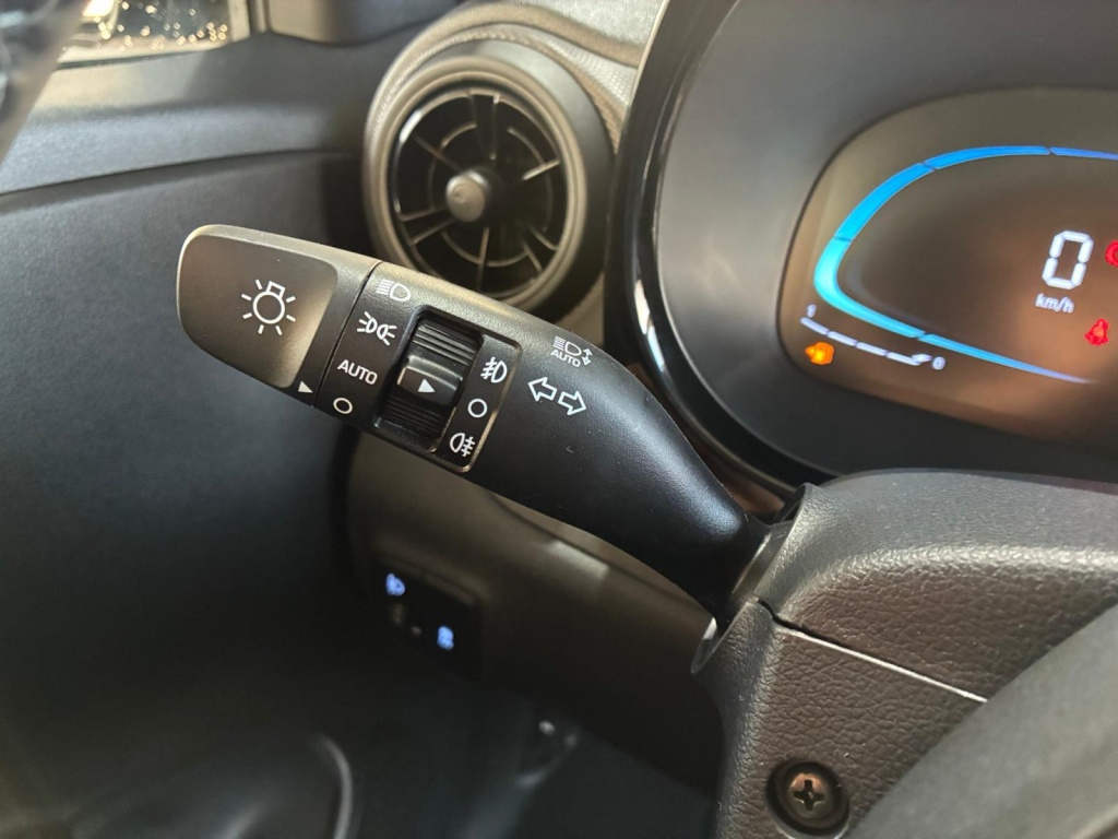 HYUNDAI i10 Premium 1.2L GDI - ref: 7-52723 - Photo 19