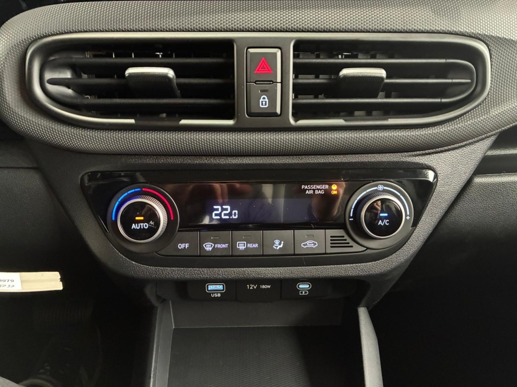 HYUNDAI i10 Premium 1.2L GDI (1197cc) Automatic - ref: 7-52728 - Photo 15