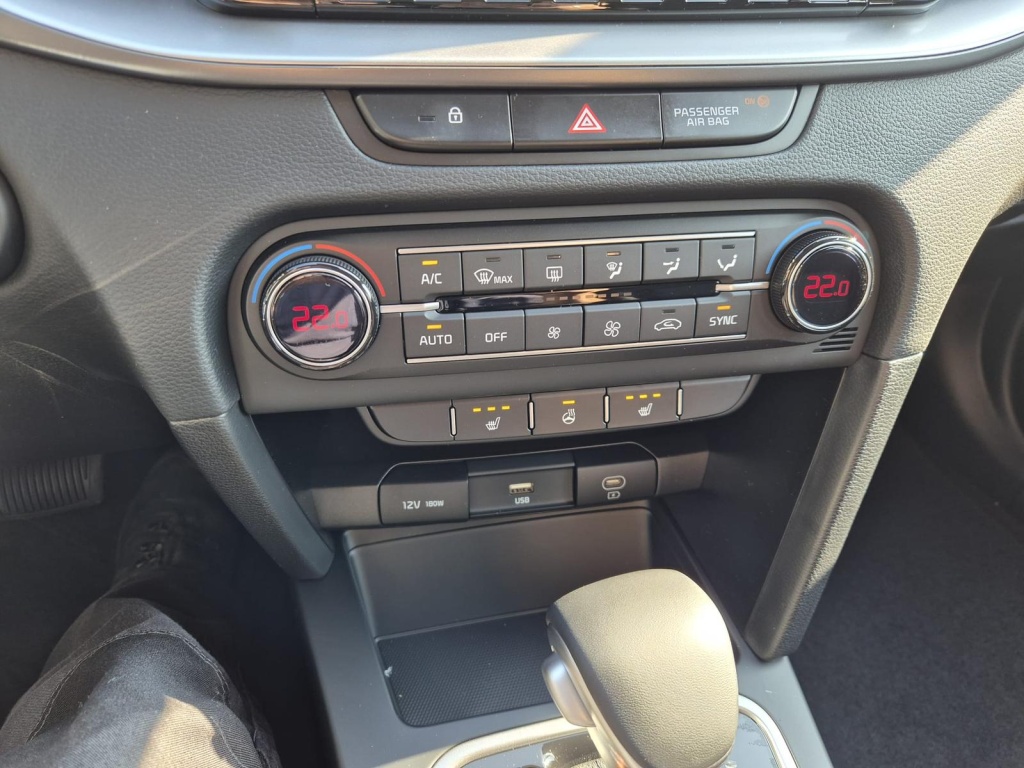 KIA Ceed SW Vision 1.5 Gasoline 140hp - ref: 7-53100 - Photo 17