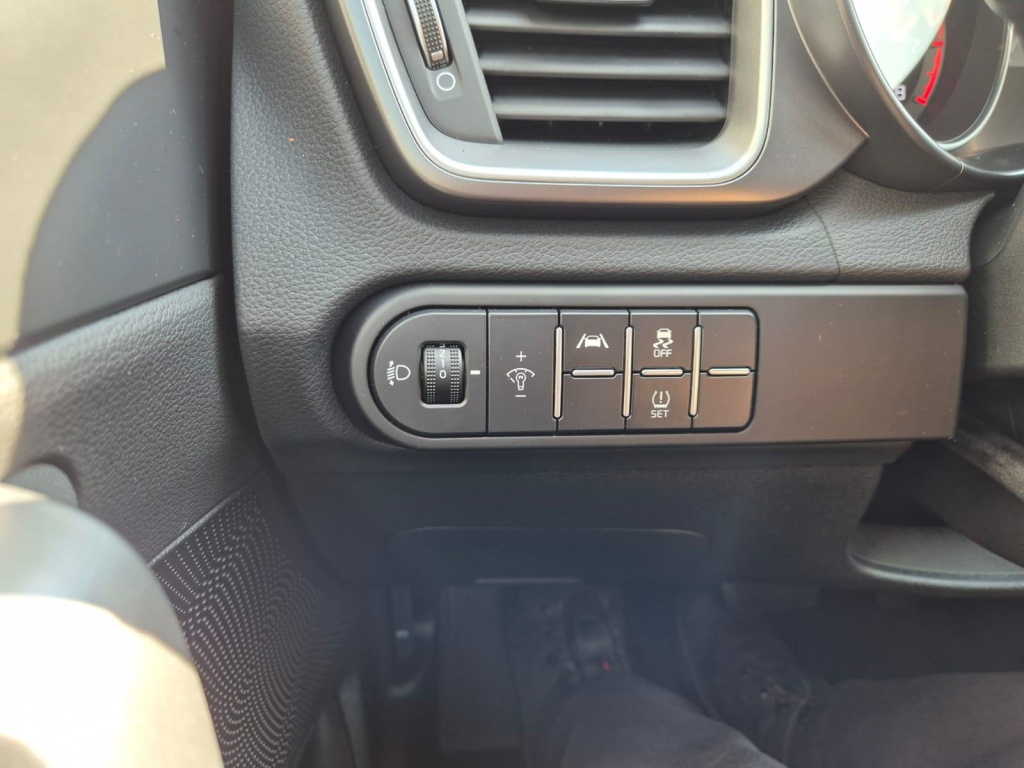 KIA Ceed SW Vision 1.5 Gasoline 140hp - ref: 7-53101 - Photo 11