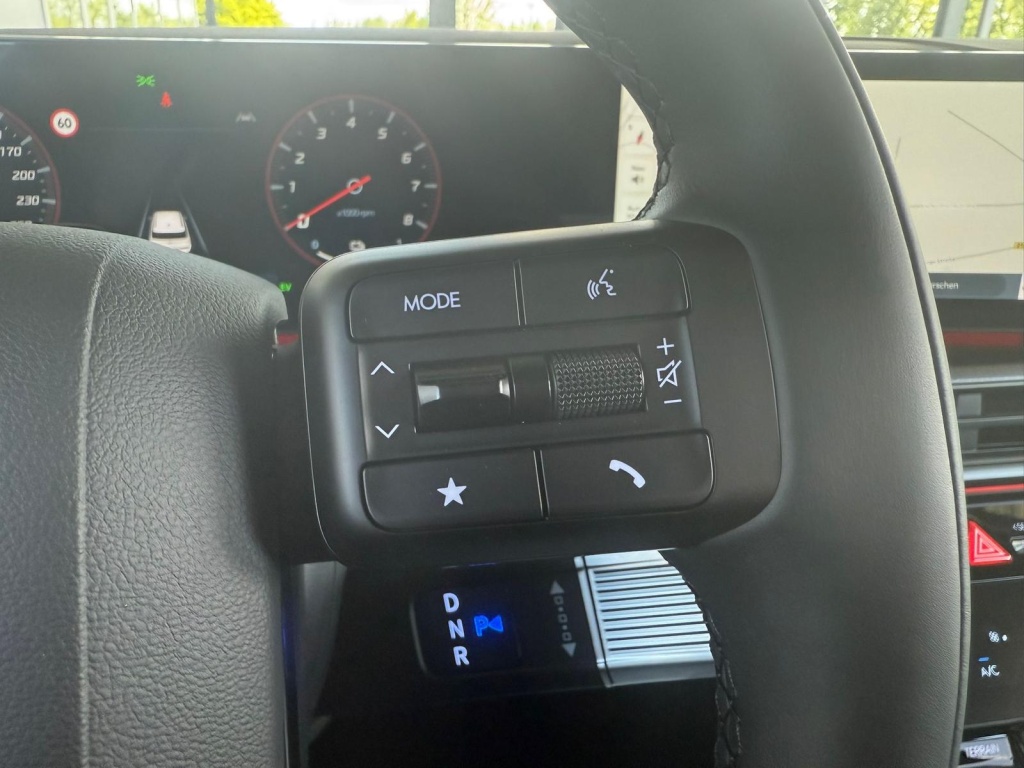 HYUNDAI Santa Fe Calligraphy 1.6L T-GDI Plug-in Hybrid (PHEV) 4WD - ref: 7-53134 - Photo 19