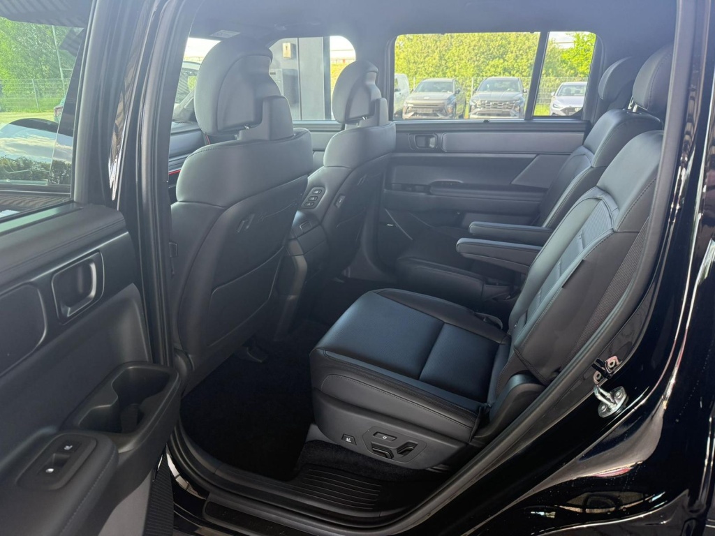 HYUNDAI Santa Fe Calligraphy 1.6L T-GDI Plug-in Hybrid (PHEV) 4WD - ref: 7-53134 - Photo 6