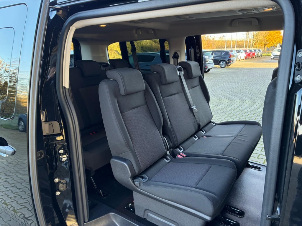 OPEL Vivaro Kombi XL 2.0L Diesel Automatic (177 PS) - ref: 7-53586 - Photo 9