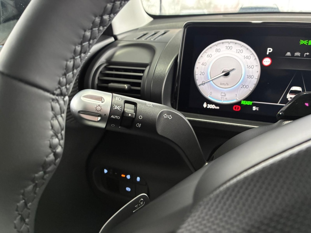 HYUNDAI Inster Evolve Sky + Winterpaket Electric 49 kWh - ref: 7-53617 - Photo 18