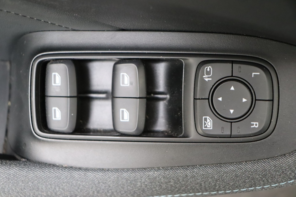 MG MG5 Luxury 61 kWh FWD - ref: 7-54231 - Photo 17