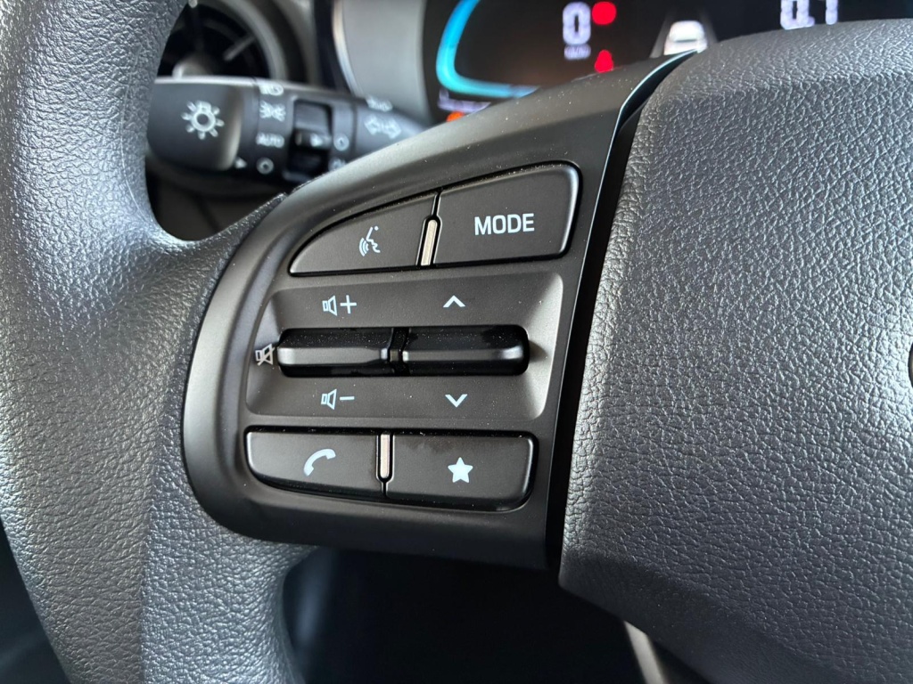 HYUNDAI i10 Comfort 1.0L 62 PS (46 kW) Manual (5MT) - ref: 7-54269 - Photo 16