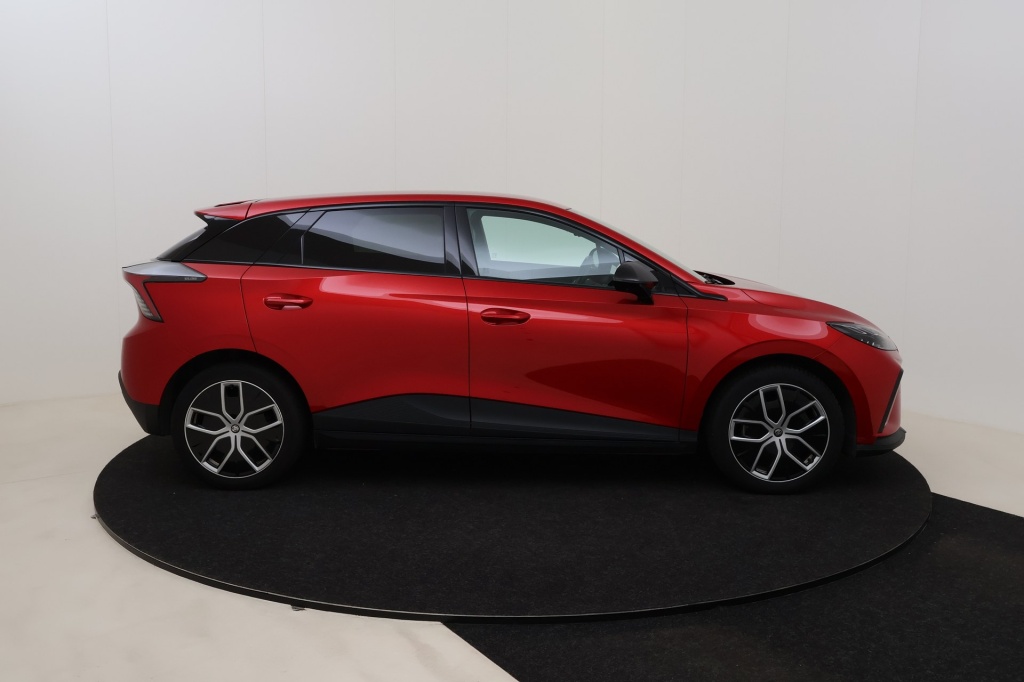 MG MG4 Luxury 64 kWh 204 hp - ref: 7-54570 - Photo 4