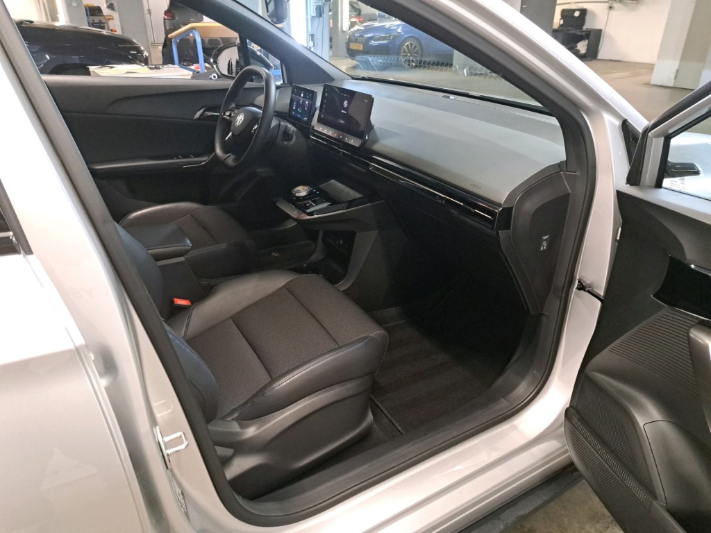 MG MG4 Luxury 64 kWh 204 hp - ref: 7-54582 - Photo 5