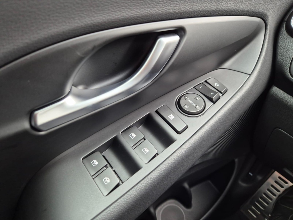 HYUNDAI i30 N-Line 1.6 Gasoline 150hp - ref: 7-54612 - Photo 13