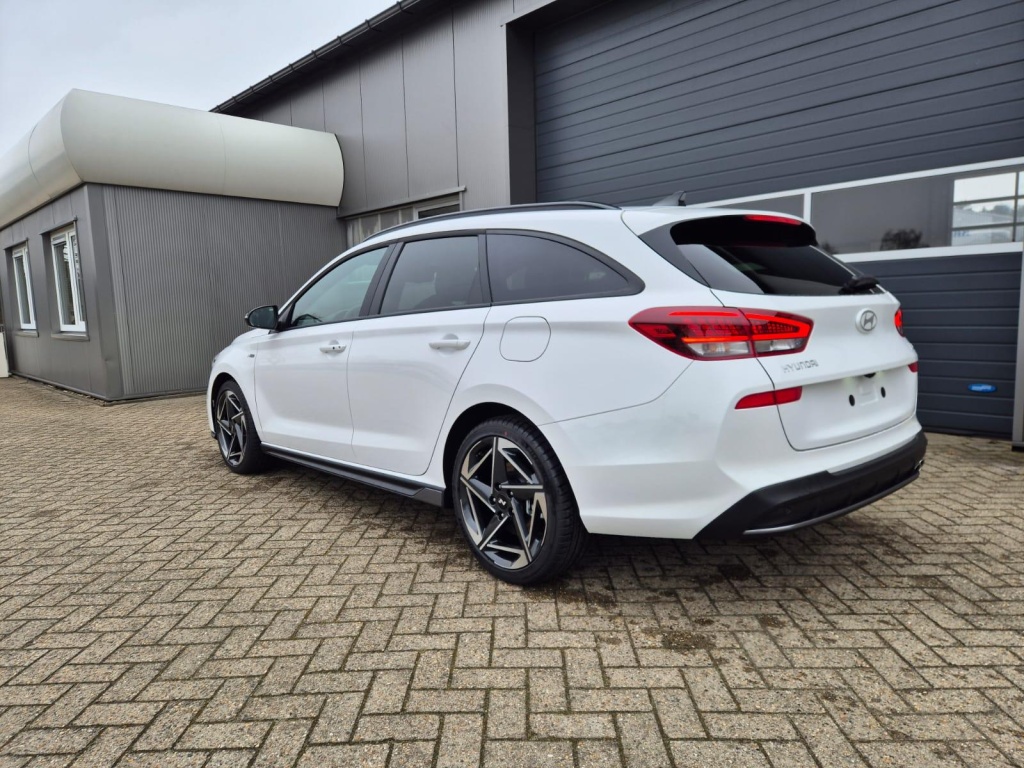 HYUNDAI i30 N-Line 1.6 Gasoline 150hp - ref: 7-54613 - Photo 3