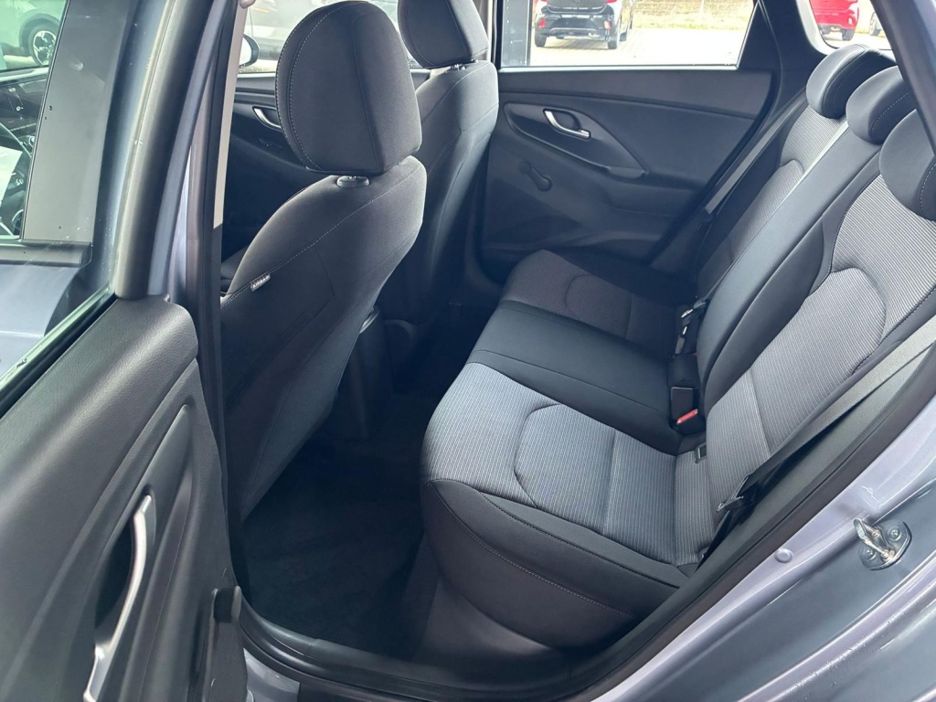 HYUNDAI i30 Comfort 1.5 T-GDI mHEV 140 PS (6MT) - ref: 7-54618 - Photo 6