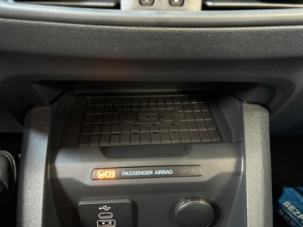 FORD Tourneo Active 1.0L EcoBoost 125 PS (92 kW) - ref: 7-54749 - Photo 20