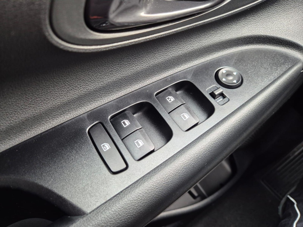 HYUNDAI i20 1.0 Gasoline 90hp - ref: 7-55243 - Photo 13