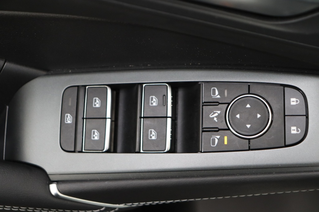 NISSAN Qashqai N-Connecta Winter Comfort + PANO + 2 Tone 1.3 DIG-T MHEV 158 hp Xtronic 2WD - ref: 7-56068 - Photo 17