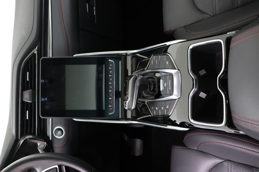 MAXUS EUNIQ6 BASE SB AT FWD - ref: 7-56257 - Photo 12