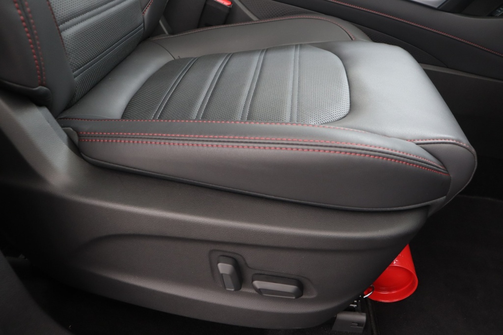 MAXUS EUNIQ6 BASE SB AT FWD - ref: 7-56257 - Photo 15