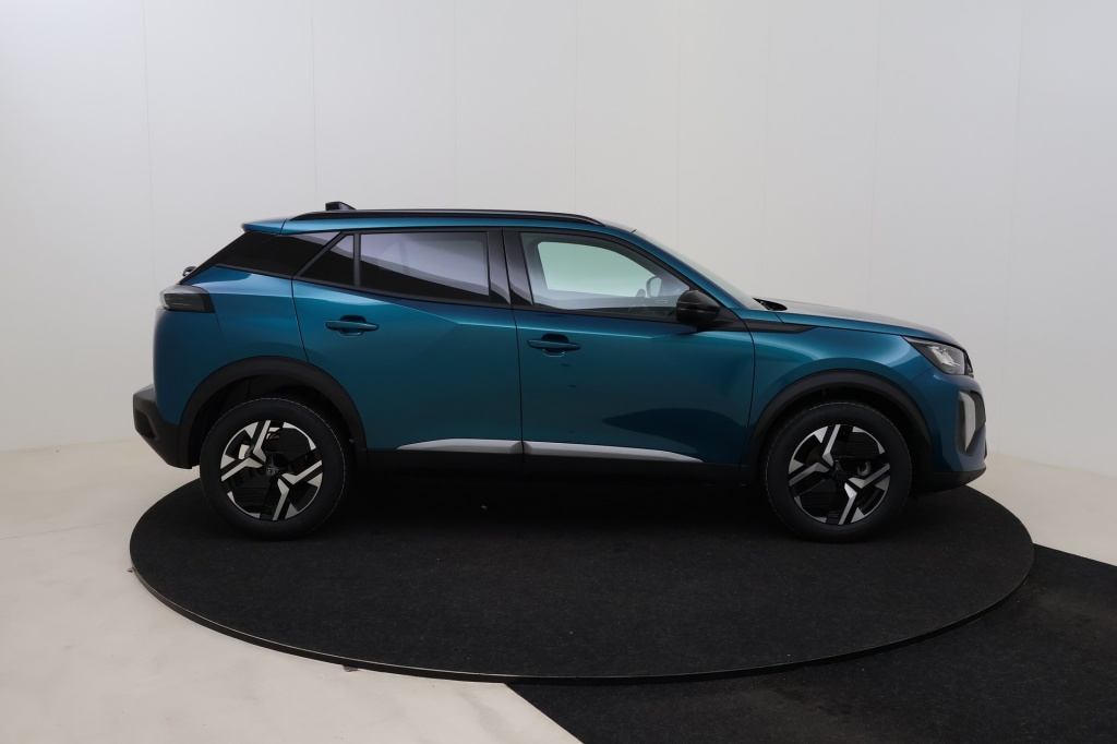 PEUGEOT 2008 Allure  1.2 Turbo 100 hp Man. 6    - ref: 7-56282 - Photo 4