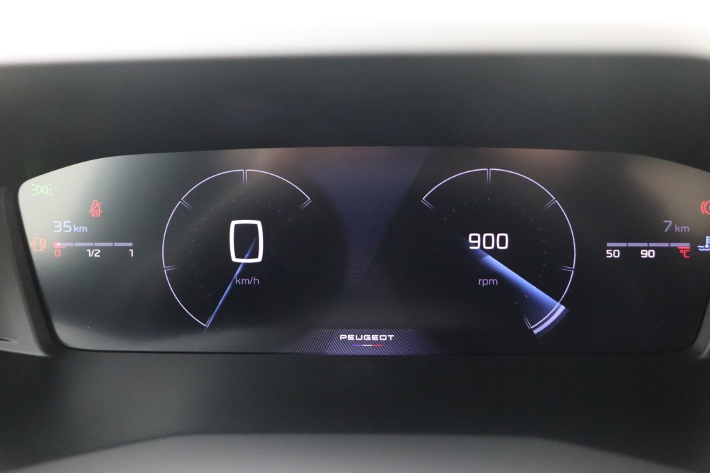 PEUGEOT 2008 Allure  1.2 Turbo 100 hp Man. 6    - ref: 7-56301 - Photo 19