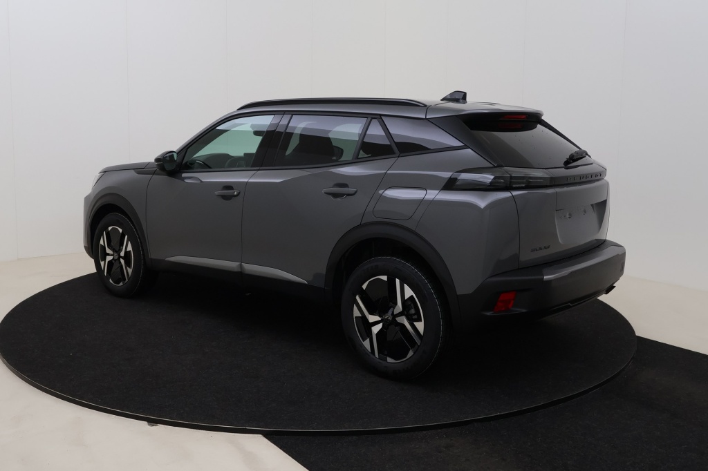 PEUGEOT 2008 Allure  1.2 Turbo 100 hp Man. 6    - ref: 7-56301 - Photo 8