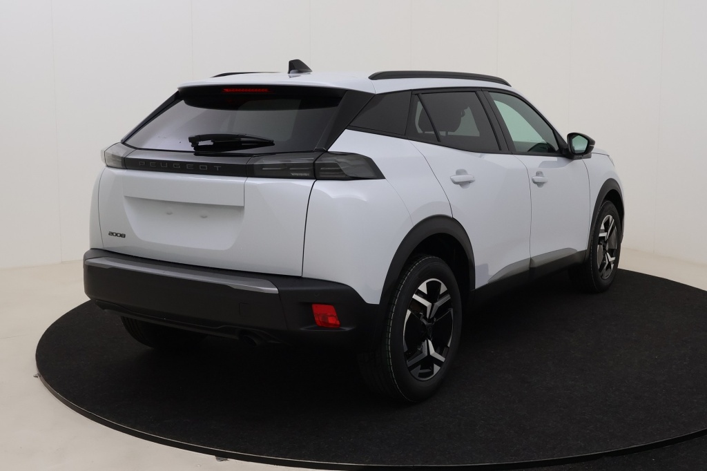 PEUGEOT 2008 Allure  1.2 Turbo 100 hp Man. 6    - ref: 7-56336 - Photo 6