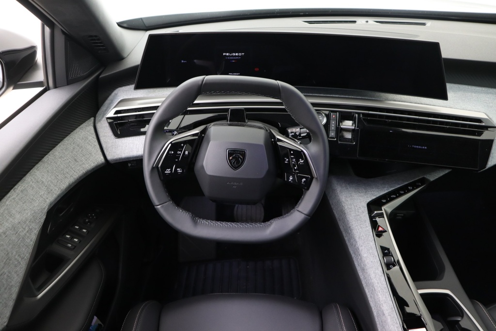 PEUGEOT 5008 Allure Hybrid 145 e-DCS6 - ref: 7-56351 - Photo 11