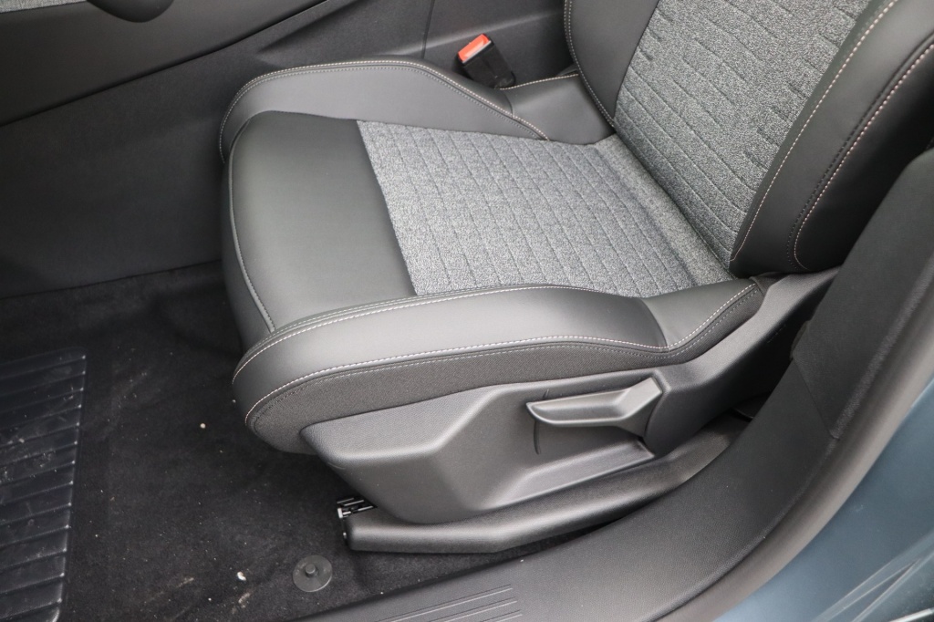 PEUGEOT 5008 Allure Hybrid 145 e-DCS6 - ref: 7-56362 - Photo 15