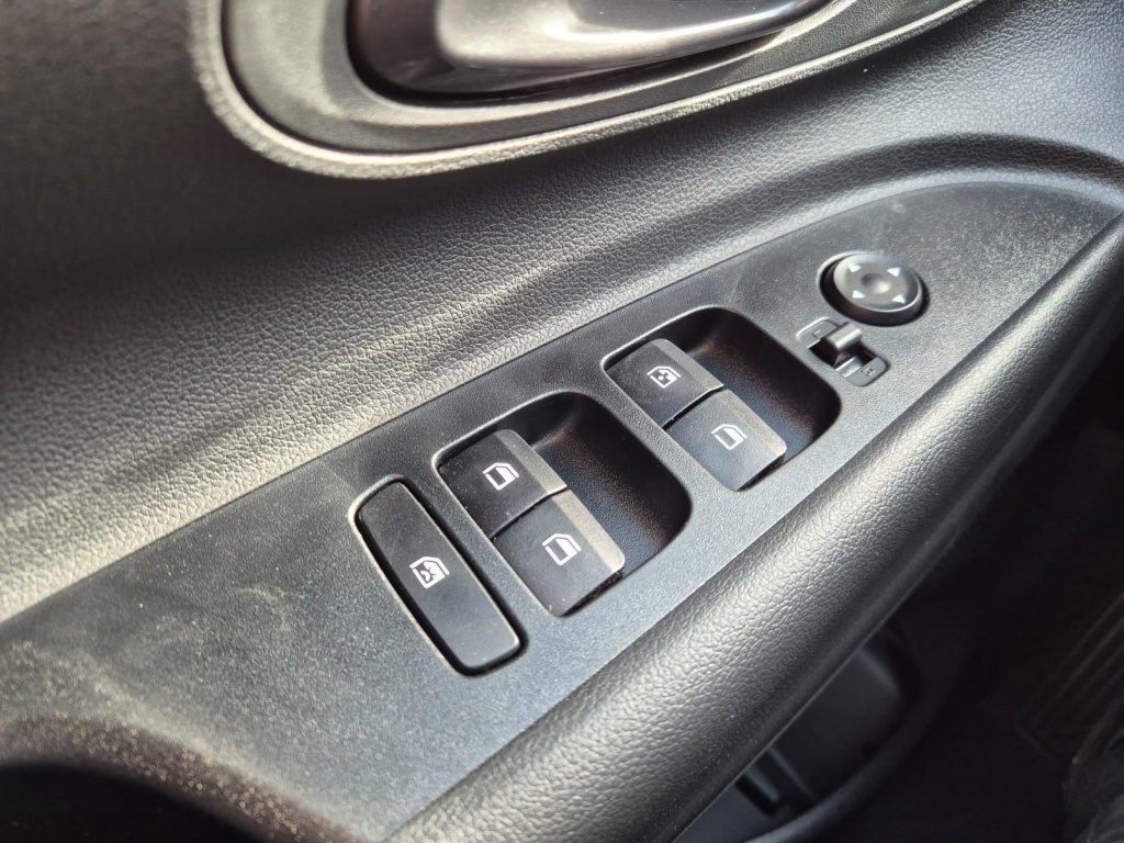 HYUNDAI i20 1.0 Gasoline 90hp - ref: 7-56485 - Photo 13