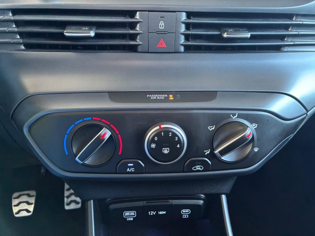 HYUNDAI Bayon Comfort 1.2 GDI (79 PS) 5-speed manual - ref: 7-56492 - Photo 19