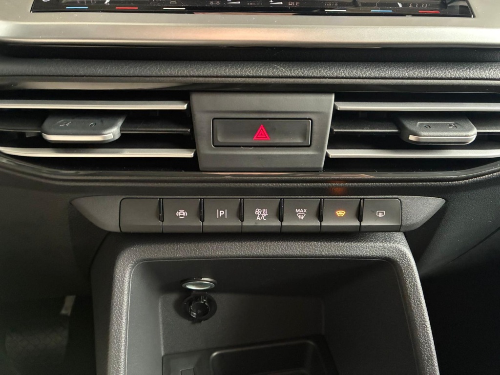 FORD Tourneo Titanium 1.5L EcoBoost - ref: 7-56600 - Photo 16