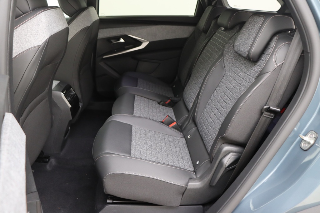 PEUGEOT 5008 Allure Hybrid 145 e-DCS6 - ref: 7-56715 - Photo 16